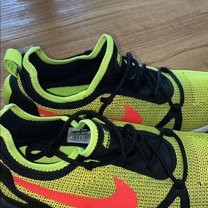 Never worn nikes running shoes